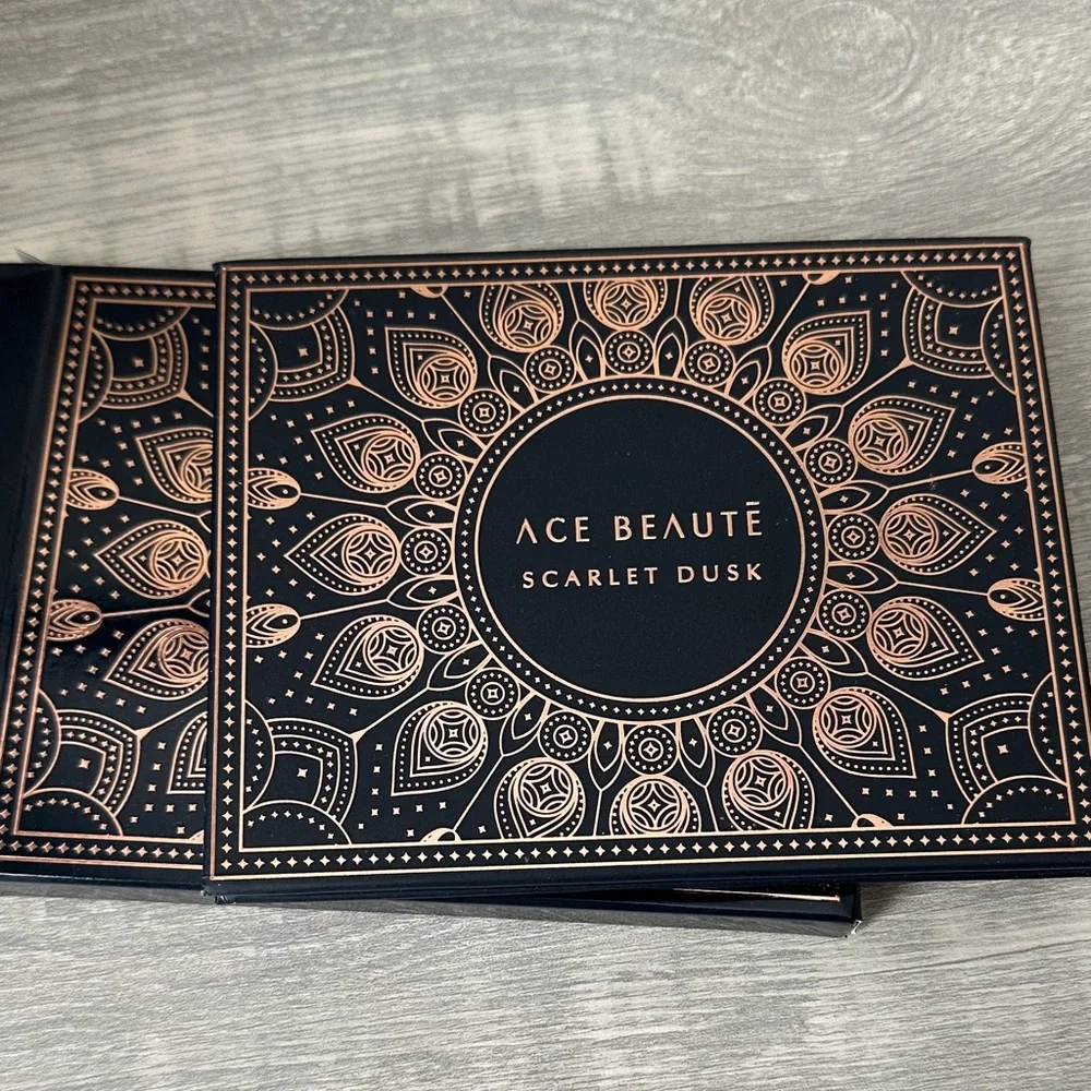 NWOT Ace Beaute Eyeshadow Palette with Sunset Rose and Crimson - Picture 3 of 4
